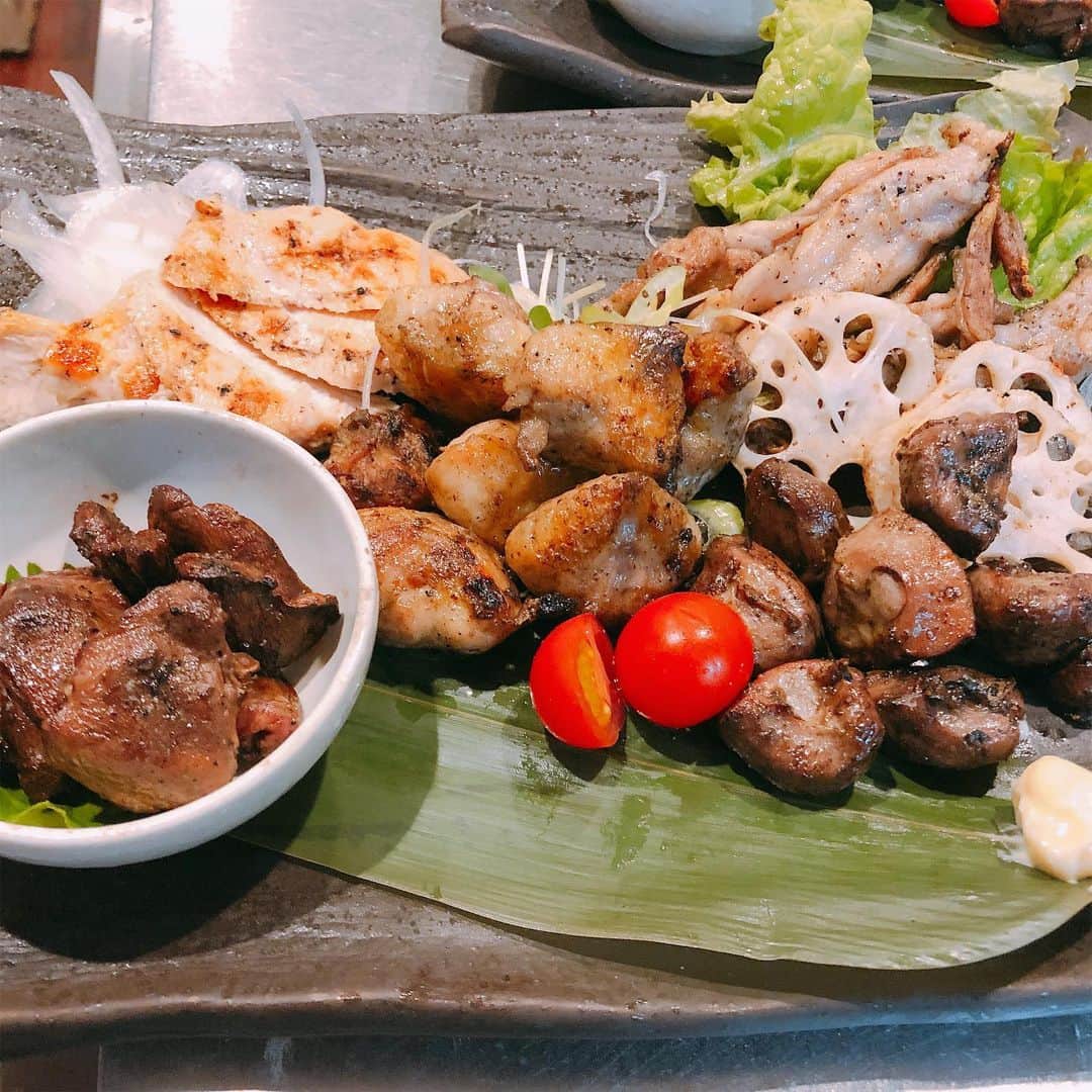 のインスタグラム：「駅前の鶏っくです！ 本日は名物地鶏5種盛りをあげさせていただきます！ 鶏っく来たらとりあえず頼む料理です🎵 鶏っく富山#飲み放題#地酒 #地鶏#完全個室#創作居酒屋#宴会#飲み会#予約受付中」