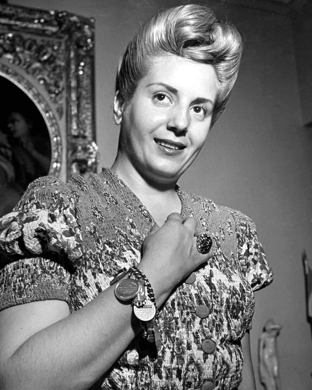 lifeさんのインスタグラム写真 - (lifeInstagram)「LIFE legend Eva "Evita" Peron was born 100 years ago today on May 7, 1919. She was the First Lady of Argentina from 1946 until her early death due to cancer in 1952. She is pictured here in 1946. (Thomas D. McAvoy—The LIFE Picture Collection/Getty Images) #LIFElegend #EvaPeron #Evita」5月7日 22時16分 - life