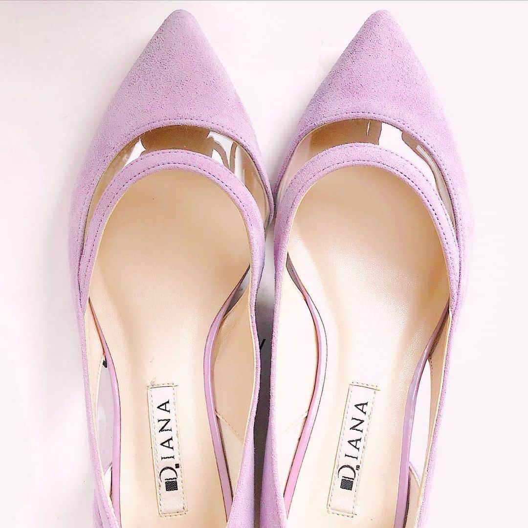 大田くるみさんのインスタグラム写真 - (大田くるみInstagram)「最近買ったばかりのDIANAのくつ💜 足元に明るいカラーがあると視界が楽しいな🕊⠀ ⠀ 最近BLOGを必死でリニューアル中！このパンプスのことも詳しく書いてあるので、良かったら覗いてみてください💞⠀ ⠀ #springmood #shoes #purple #fashion」5月7日 22時16分 - kurumimi1113