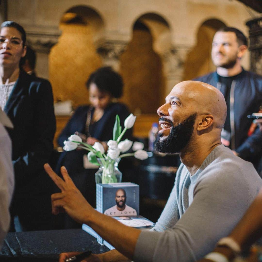 コモンさんのインスタグラム写真 - (コモンInstagram)「It’s here! I’m proud to share that my latest book, Let Love Have The Last Word, is now on sale! Last night, we celebrated the release out at the historic Riverside Church in Harlem. The celebration continues today in New York where I’ll be over at Barnes & Noble on 5TH Avenue at 1 PM ET and Bloomingdale’s on 59TH Street at 6 PM ET for special book signings. Stop by and say hi! Photos by @NoemieMarguerite + @GettyImages. #LetLove」5月7日 22時18分 - common