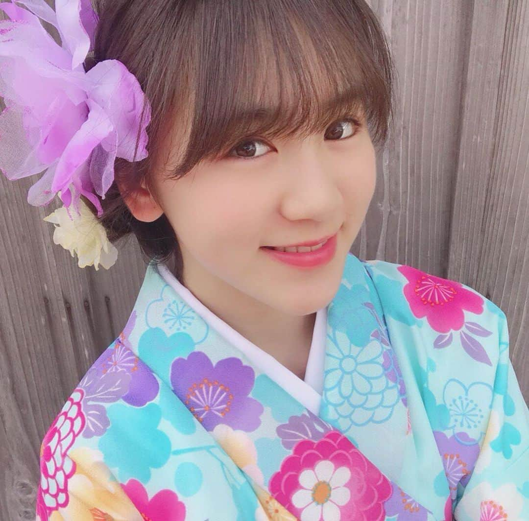 大早希弥海さんのインスタグラム写真 - (大早希弥海Instagram)「山田屋さんで着付けをしてもらいました✨  水色にお花柄がすっごく可愛いでしょ?? 帯も後ろがちょうちょですっごく可愛いの💕💗💕 髪まで結っていただいてありがとうございました🤗  次は浴衣着たいな〜☺︎❤︎ #プラチナムプロダクション #シブサン #グリーンクラス #大早希弥海 #おおさきみう #oosakimiu #みーちゃん #jc2  #山田屋 #着物 #着付け #水色 #お花柄 #可愛い」5月7日 22時25分 - mi_chan333jankenpon