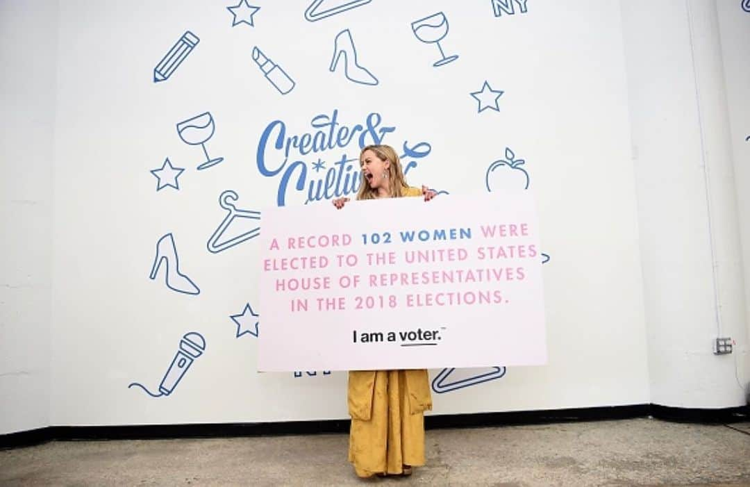 アンバー・ハードさんのインスタグラム写真 - (アンバー・ハードInstagram)「A record 102 women were elected to the United States House of Representatives in the 2018 elections. Create & Cultivate x I Am A Voter event. @mandanadayani @createcultivate @jaclynrjohnson @jennifermglen @iamavoter 📷 @smithhousephoto」5月7日 22時32分 - amberheard