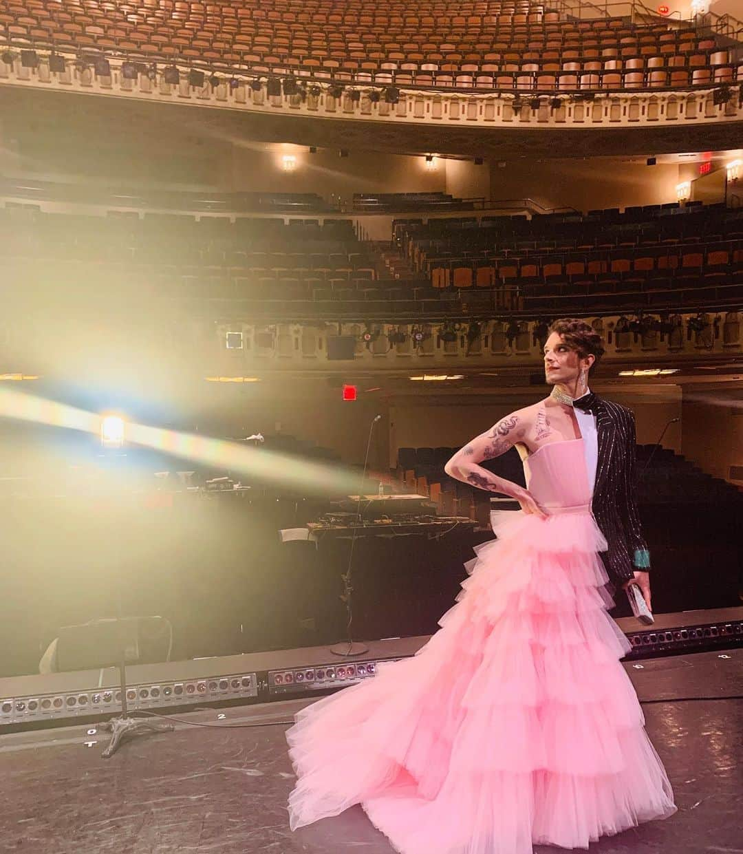 マイケル・ユーリーさんのインスタグラム写真 - (マイケル・ユーリーInstagram)「Practice round on the stage of @nycitycenter @csiriano @dansharpnyc @christopherardoff #metgala」5月7日 22時43分 - michaelurielikesit