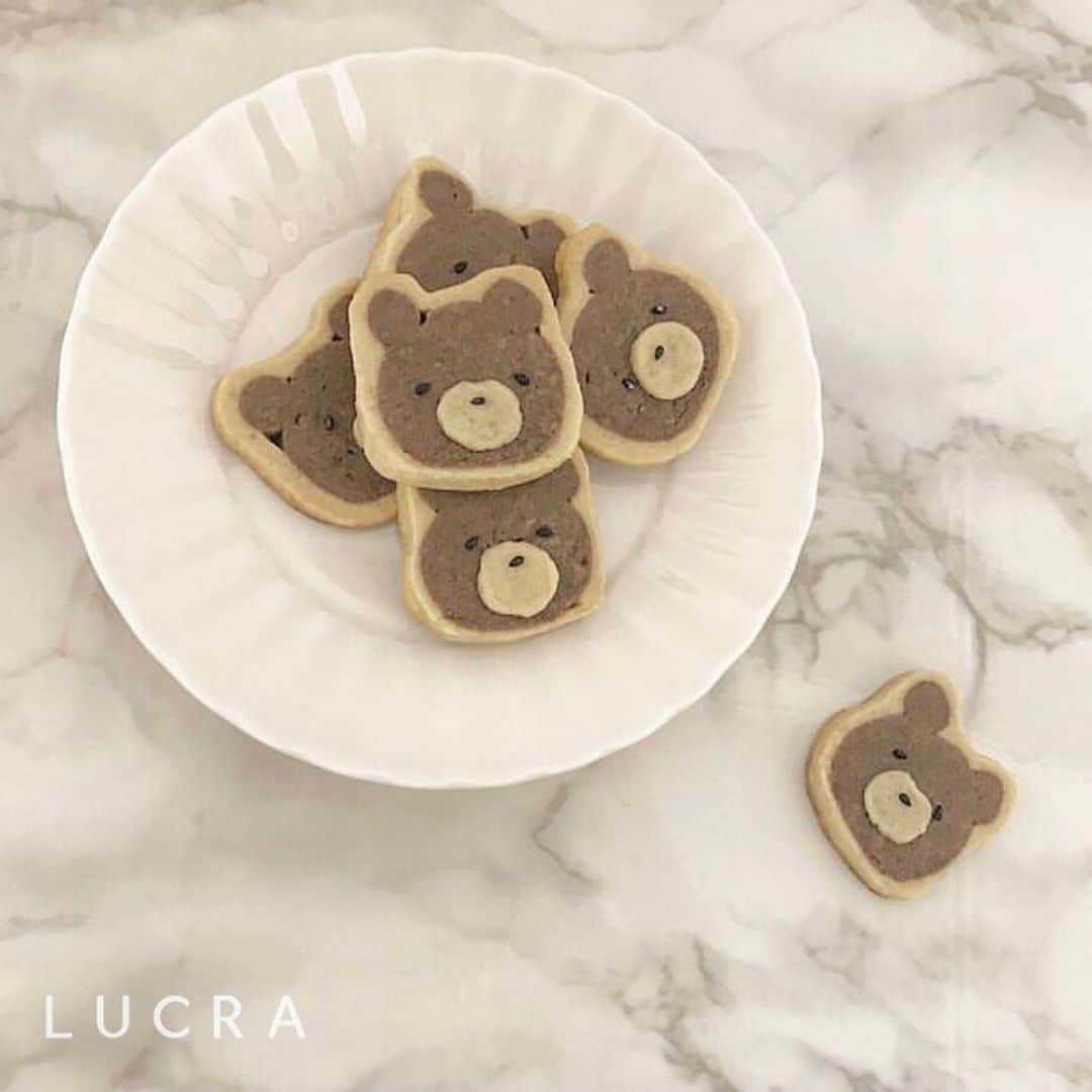 LUCRA（ルクラ）さんのインスタグラム写真 - (LUCRA（ルクラ）Instagram)「くまさんクッキー🧸 ㅤㅤㅤ  アイスボックスクッキーは簡単にたくさん作れるのでいいですよね◎ ㅤㅤㅤ  Photo by  @__hacchan  ㅤㅤㅤ  #クッキー#くまさんクッキー#アイスボックスクッキー#クマ彦クッキー#くまクッキー  ㅤㅤㅤ  LUCRA公式Instagram上で紹介させて頂くお写真を募集中！写真に#lucrajp をつけるかタグ付けして投稿してくださいね♡ ㅤㅤㅤ  #カフェ #カフェ巡り#ケーキ作り#ケーキ屋さん #カフェタイム#くまさん#カフェ巡り好きな人と繋がりたい#カフェ好きな人と繋がりたい#インスタ映え#カフェ好き #置き画くら部 #置き画倶楽部 #おきがくらぶ#置き画#instagood#instalike#like4like#followme #food」5月7日 22時56分 - lucra_app