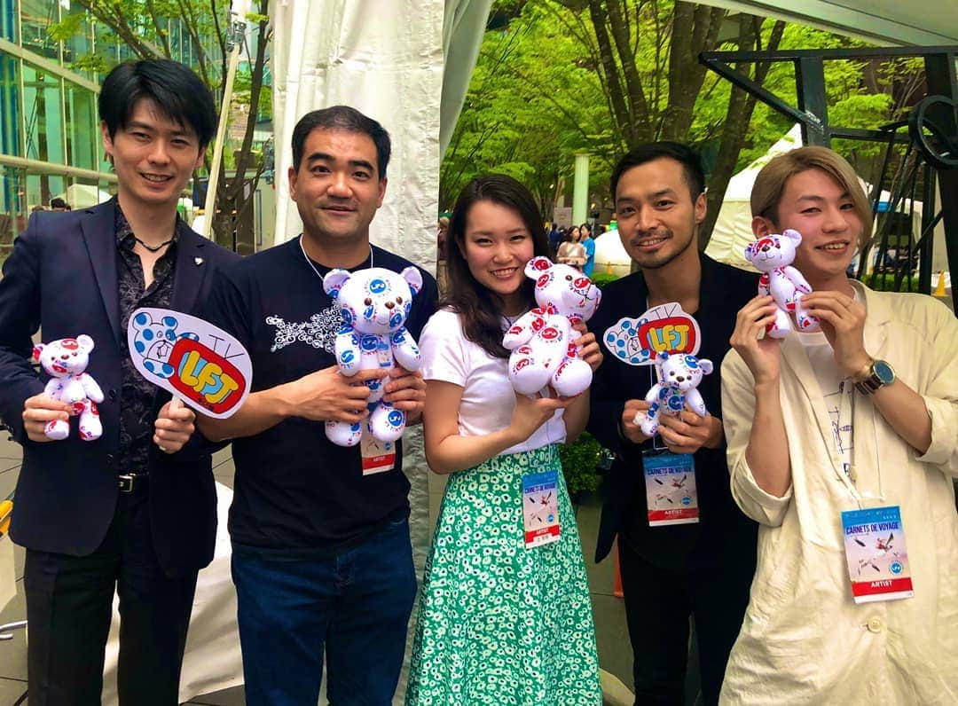 福間洸太朗さんのインスタグラム写真 - (福間洸太朗Instagram)「Merci La Folle Journée de Tokyo 2019!  Un grand merci à René Martin, toute l'équipe d'organisation (KAJIMOTO / CREA), Mo. Alexander Sladkovsky & son orchestre national de Tatarstan, tous les musiciens que j'ai pu revoir, rencontrer, écouter et bien sûr le public! . .  1. With Mo. Sladkovsky & Tatarstan National Symphony Orchestra  2. With Mr. René Martin  3. With Makoto Ozone (jazz pianist) and Lio Kuokman (conductor)  4. With Dai Fujikura (composer), Ayana Tsuji (violinist), Yasuji Ohagi (guitarist), Aoi Mizuno (Classical DJ) after the LFJ TV live streaming  5. Special interview at OTTAVA radio for the film project "Mitsubachi to enrai (Honeybees and Distant Thunder)". With Dai Fujikura, Miyuji Kaneko (pianist), Kei Ishikawa (film director), Naoki Hayashida (moderator)  6. With Mihhail Gerts (conductor) and Abdel Rahman El Basha (pianist)  7. With Marie-Ange Nguci (pianist)  8. With Tomoki Kitamura (pianist) and Gen Yokosaka (cellist)  9. Interview for a French reportage  10. Autograph session (Thank you for those who bought my CDs and scores and making long lines!) . .  今年のラフォルジュルネ東京で、鮮やかなステップシークエンスをしながら私の演奏を聴きに足を運んでくださった皆様、ルネ・マルタン氏、カジモトほか運営スタッフの皆様、共演してくださった素晴らしいタタルスタン響とスラドコフスキー氏、この大規模な音楽祭を盛り上げてくださった全ての方に心からお礼申し上げます！  ハードスケジュールで準備や頭の切り替えがかなり大変で、最後の最後でステージから落ちそうになりましたが(GOEマイナス!)、それもこれも含めて楽しかったですし、素晴らしい音楽家の皆様から沢山の刺激を受けて、もっと頑張ろうと思いました。  改めて第15回、おめでとうございます！㊗ #lafollejourneeaujapon #lfj2019 #lafollejournée #pianist #musicianslife #alexandersladkovsky #tatarstannationalsymphonyorchestra #rachpag #ラフォルジュルネ #ラフォルジュルネ2019 #ラフマニノフ #ラフパグ」5月7日 22時57分 - kotarofsky