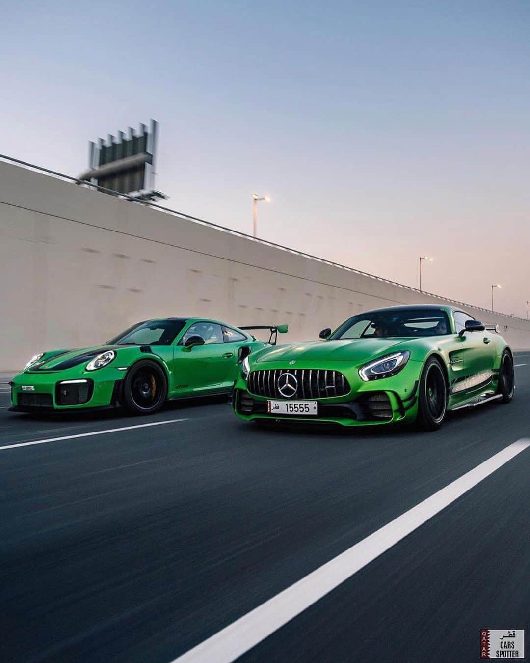 CarsWithoutLimitsさんのインスタグラム写真 - (CarsWithoutLimitsInstagram)「GT2RS Or Renntech AMG GTR  Photo @qatarcarsspotter  #carswithoutlimits #toronto #gt2rs #amggtr」5月7日 22時52分 - carswithoutlimits
