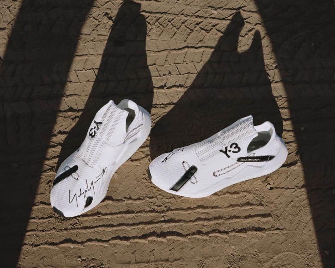 ワイスリーのインスタグラム：「Y-3 REBERU. Y-3 Spring Summer 2019. 📷: @angelopennetta Styling: @haleywollens --- #adidas #Y3 #YohjiYamamoto  Discover the collection at Y-3.com」