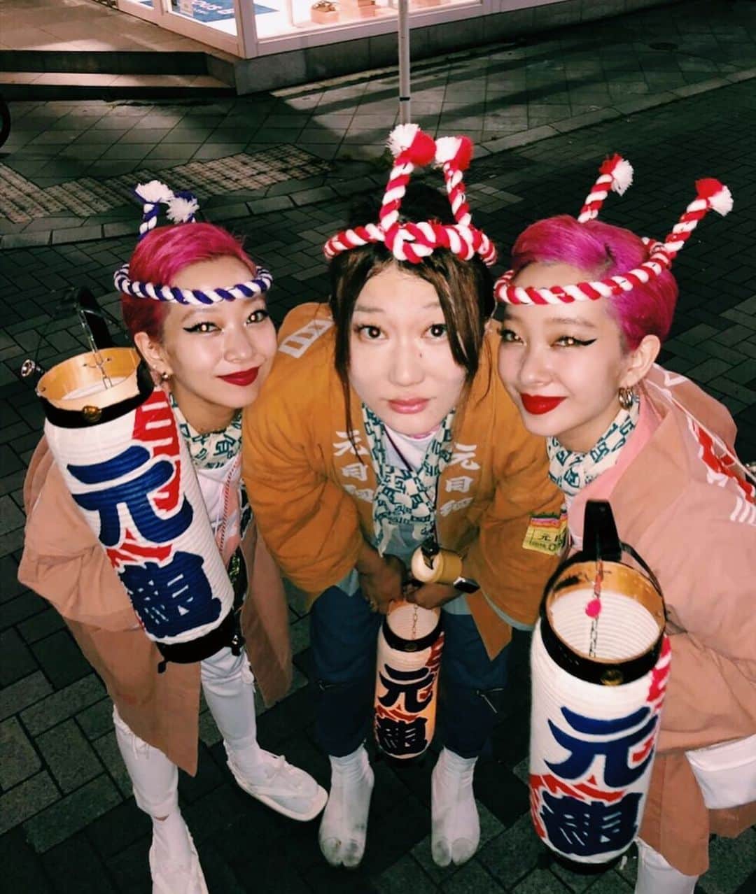 AMIさんのインスタグラム写真 - (AMIInstagram)「浜松祭り2019㊗️❤️ 写真たくさんあげちゃう。笑 祭りが生きがいの私達双子👯‍♀️ 祭り愛❤️ 今年も東京から大切なお友達が来てくれました😌💕 大切なお祭りで楽しい時間を共有出来て本当に嬉しい🥰  いつもありがとう✨  #浜松祭り #浜松祭り2019 #はるちゃんはもう一緒に出て11年くらい💘 #たくさん面白い思い出あるね😂笑」5月7日 23時06分 - amixxamiaya