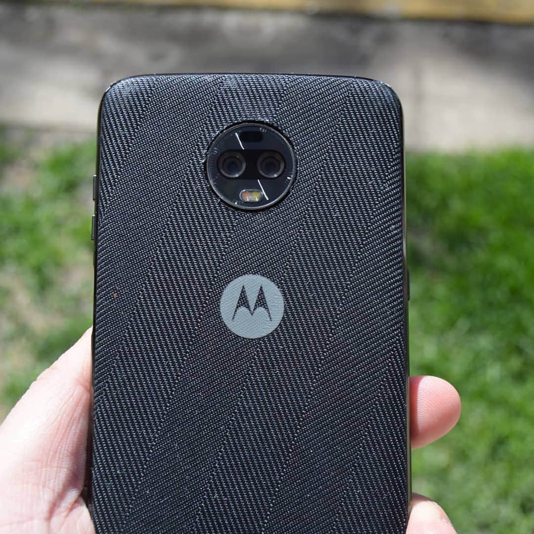 のインスタグラム：「Spring has sprung. #motoz3」