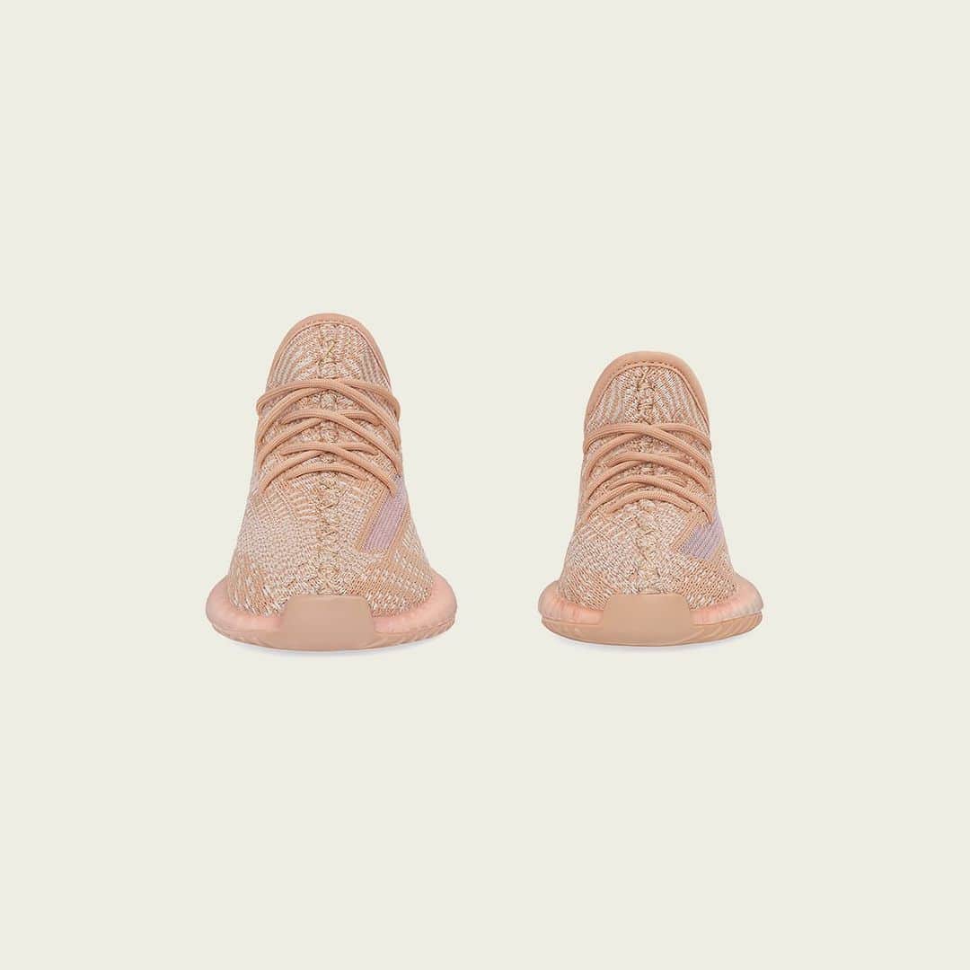 adidas Originalsさんのインスタグラム写真 - (adidas OriginalsInstagram)「YEEZY BOOST 350 V2 CLAY. AVAILABLE MAY 18 IN KIDS AND INFANTS ONLY. AT ADIDAS.COM/YEEZY」5月7日 23時32分 - adidasoriginals