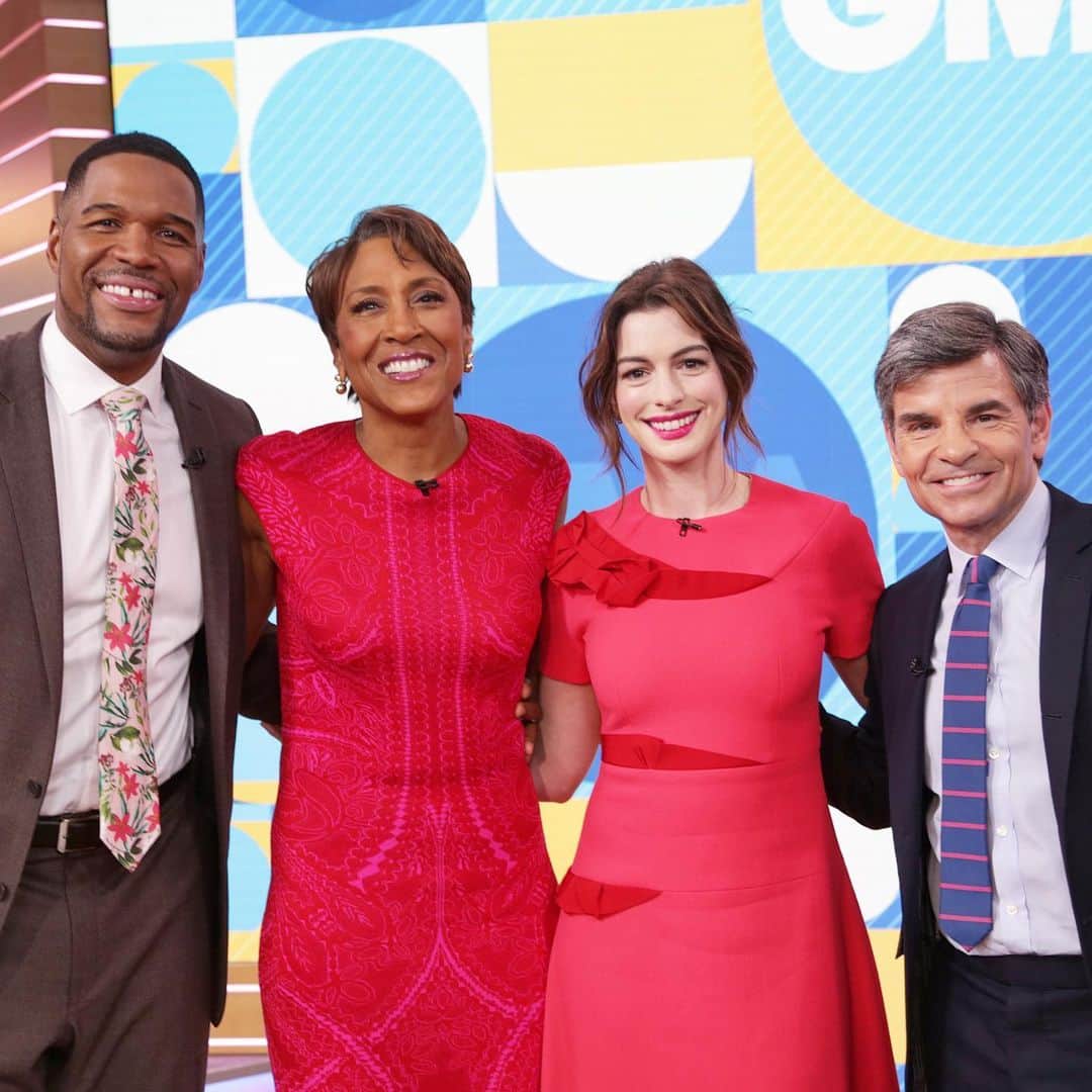 Good Morning Americaさんのインスタグラム写真 - (Good Morning AmericaInstagram)「SWIPE ➡️ to see our reaction when we found out @annehathaway was coming to GMA to talk about #hustlemovie! 🙌」5月7日 23時25分 - goodmorningamerica