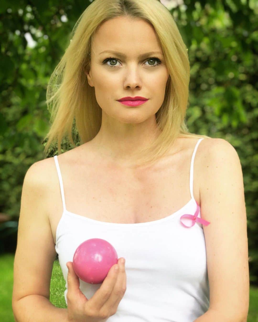 フランツィスカ・クヌッペさんのインスタグラム写真 - (フランツィスカ・クヌッペInstagram)「Am 28.-30. Juni findet im Rhein Polo Club Düsseldorf das Pink Polo das erste Charity Ladies Polo Turnier zugunsten Pink Ribbon Deutschland statt. ❤️💋💕🌸🐴 #thinkpink #ambassador @pinkribbon.deutschland #franziskaknuppe #charity #breastcancer #awareness  #pinkpoloballstory  #pinkribbonladiespolocup」5月7日 23時30分 - franziskaknuppe