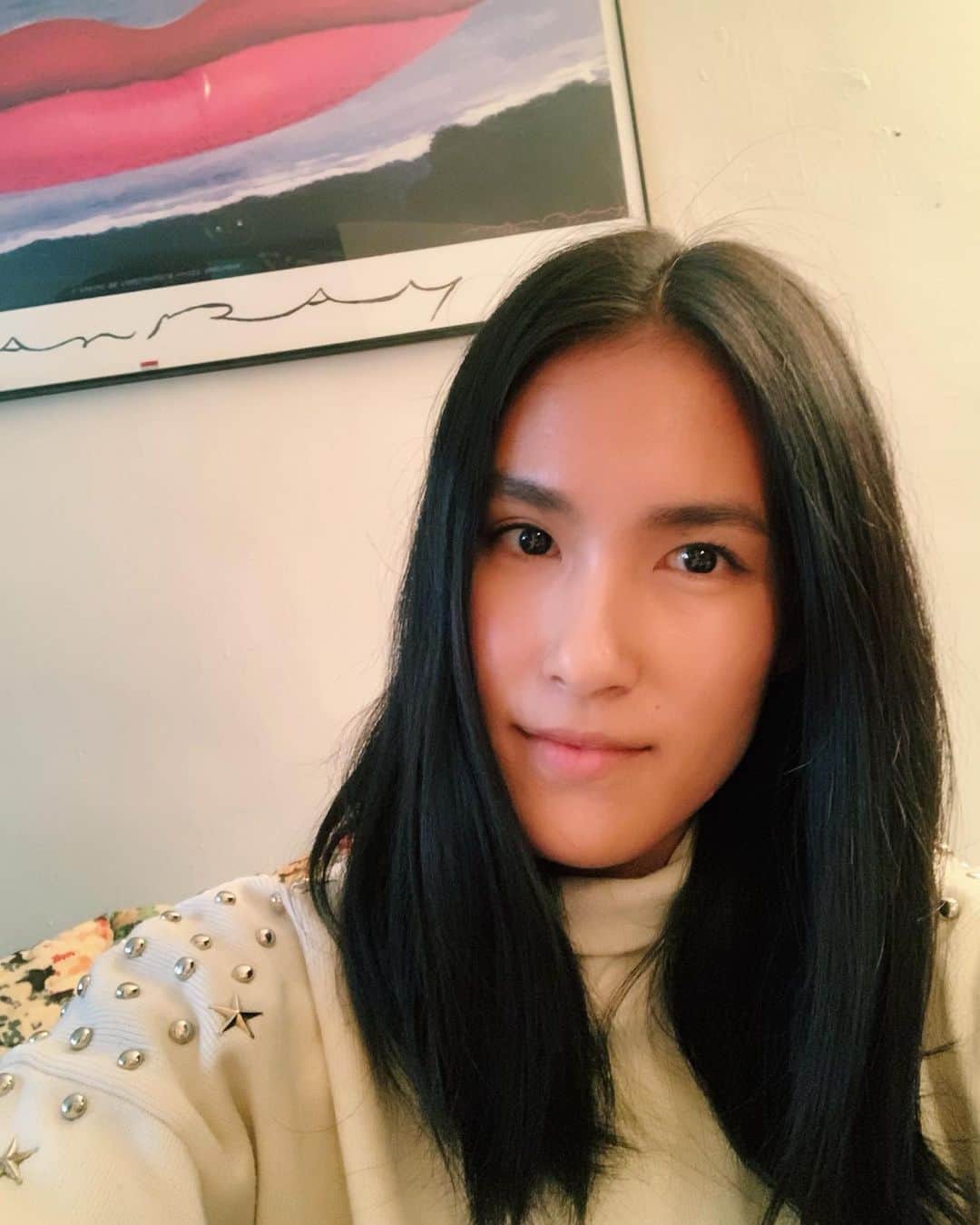金原杏奈のインスタグラム：「ヒコさんとのインスタライブ見てくれたみなさん、ありがとうございました😊🌼💛アーユルヴェーダ的、春のセルフケアや、メディテーションでのマインドケア、最近の私たちのハマりものと盛りだくさんで楽しかったです！見逃した方は @hikokonami さんのフィードに24時間保存されてるので、チェックしてみて下さい🧚🏻‍♀️🌿」