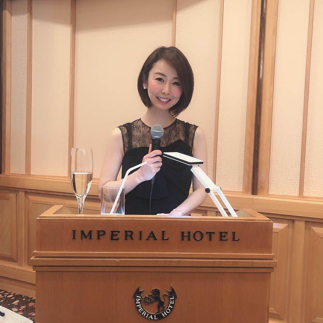 宮崎宣子さんのインスタグラム写真 - (宮崎宣子Instagram)「何度担当しても結婚式って本当にいいなって思います💓 司会のお仕事、やっぱり好きですね。 このシャンパンタワー🥂が、綺麗過ぎて眩しかったです✨  #司会のお仕事 #司会のお仕事好きなんです #シャンパンタワー #帝国ホテルウェディング #結婚式 #感動で涙 #素敵な結婚式でした」5月7日 23時37分 - miyazaki_nobuko