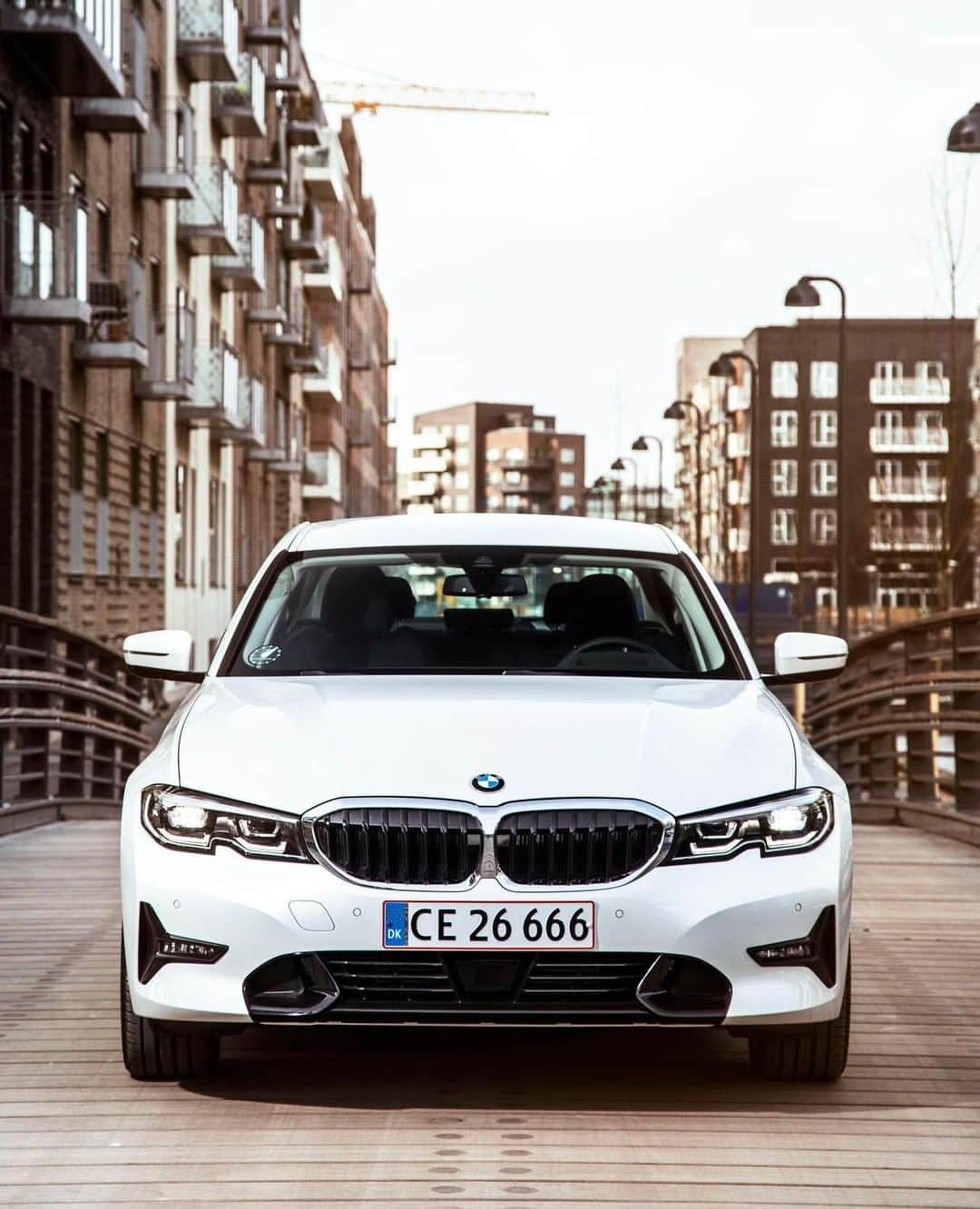 BMWのインスタグラム：「Transformed driving experience.  The BMW 3 Series Sedan. #BMWrepost @larskrogsgaardphoto #BMW #3Series」