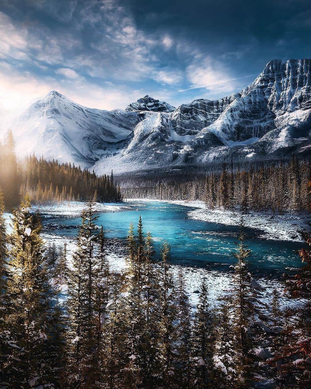 Earth Picsさんのインスタグラム写真 - (Earth PicsInstagram)「Views along Icefields Parkway 🚗 Photo by @eyes.abroad」5月8日 0時00分 - earthpix