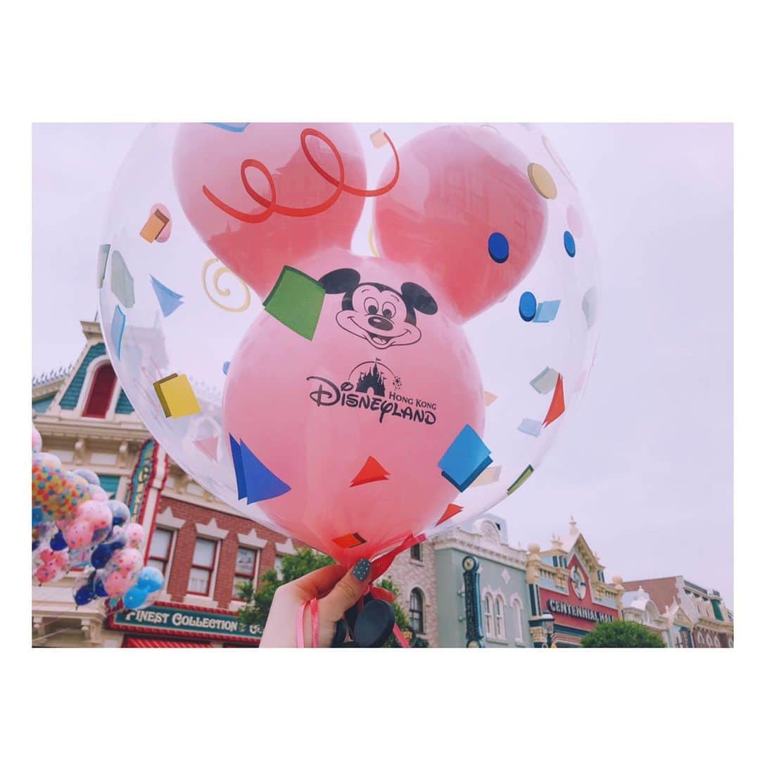 青葉ひなりさんのインスタグラム写真 - (青葉ひなりInstagram)「風船のヲタクです🎈 ほんとにこれ欲しかったの…♡ #香港ディズニーランド  #hongkongdisneyland #balloons #instagood #disneyland」5月8日 0時03分 - hinari_festive