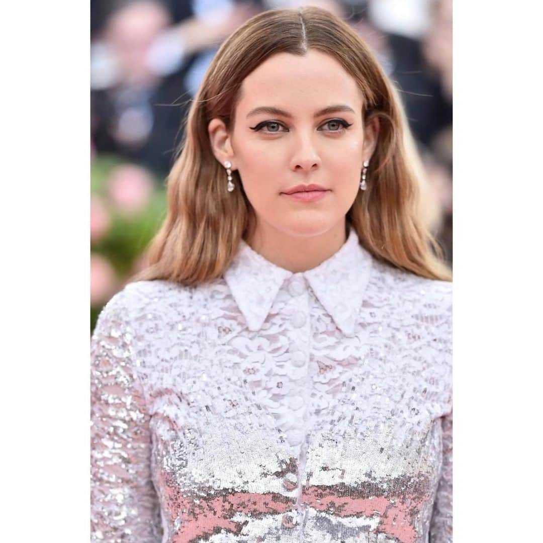 ライリー・キーオさんのインスタグラム写真 - (ライリー・キーオInstagram)「Another lovely Met with @louisvuitton 🌸🌸🌸」5月8日 0時24分 - rileykeough