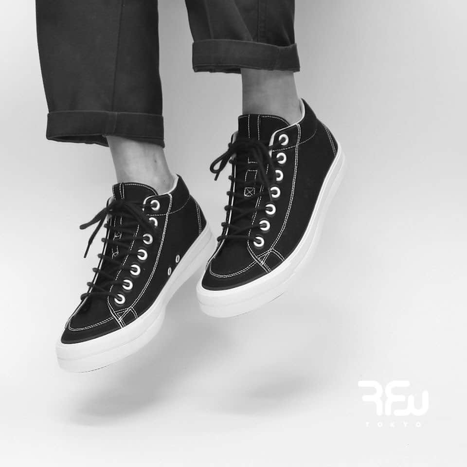 アールエフダブリューさんのインスタグラム写真 - (アールエフダブリューInstagram)「《RFW 2019SS》 BAGEL-MID HERITAGE -Black- ¥11,500＋TAX  全国の取扱店、RPM、ONLINE SHOPにて 発売中です。  www.rfwtokyo.com @rfwtokyo  #rfw #rfwtokyo #rhythmfootwear #sneaker #sneakers #kicks #instashoes #instakicks #sneakerhead #sneakerheads #nicekicks #sneakerfreak #kickstagram #2019ss #spring #summer #renewal #20th #aniversary #tokyo #rpm #rhythmprimarymarket #newcolor」5月8日 0時24分 - rfwtokyo
