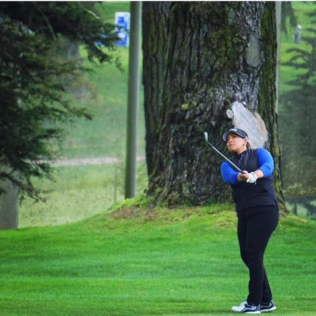 リセット・サラスのインスタグラム：「✌🏽out Lake Merced! Thanks for giving my legs a break from the ☀️ lol Another top 20 for #TeamSalas 🇺🇸 @paddysmith92 Looking forward to these next two weeks to take my game up a notch🏌🏽‍♀️💪🏽」