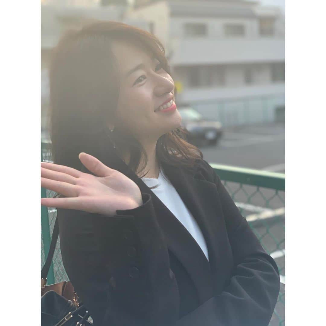 のインスタグラム：「👋」