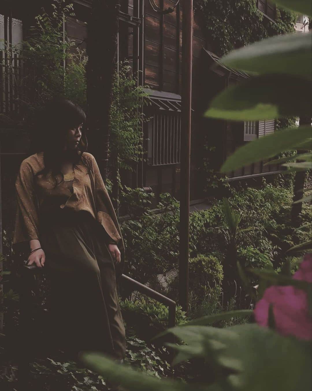 兼田玲菜さんのインスタグラム写真 - (兼田玲菜Instagram)「#actress #camera #shrine #sad #dark #flower #kimono #dark #tokyo #japan #Instagram #泉岳寺」5月8日 0時56分 - renakaneta4_samurai