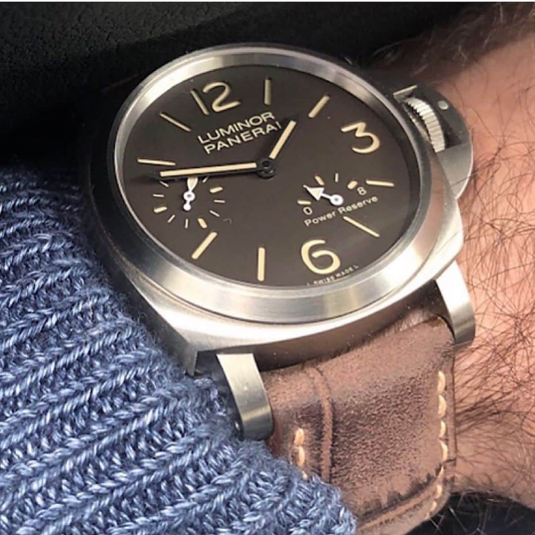 パネライのインスタグラム：「Love the subtle throwback to original arrow power reserve style hands on the #Panerai #PAM797 44mm Titanium Luminor Marina. Pic by @maxo_v15 #paneraicentral」