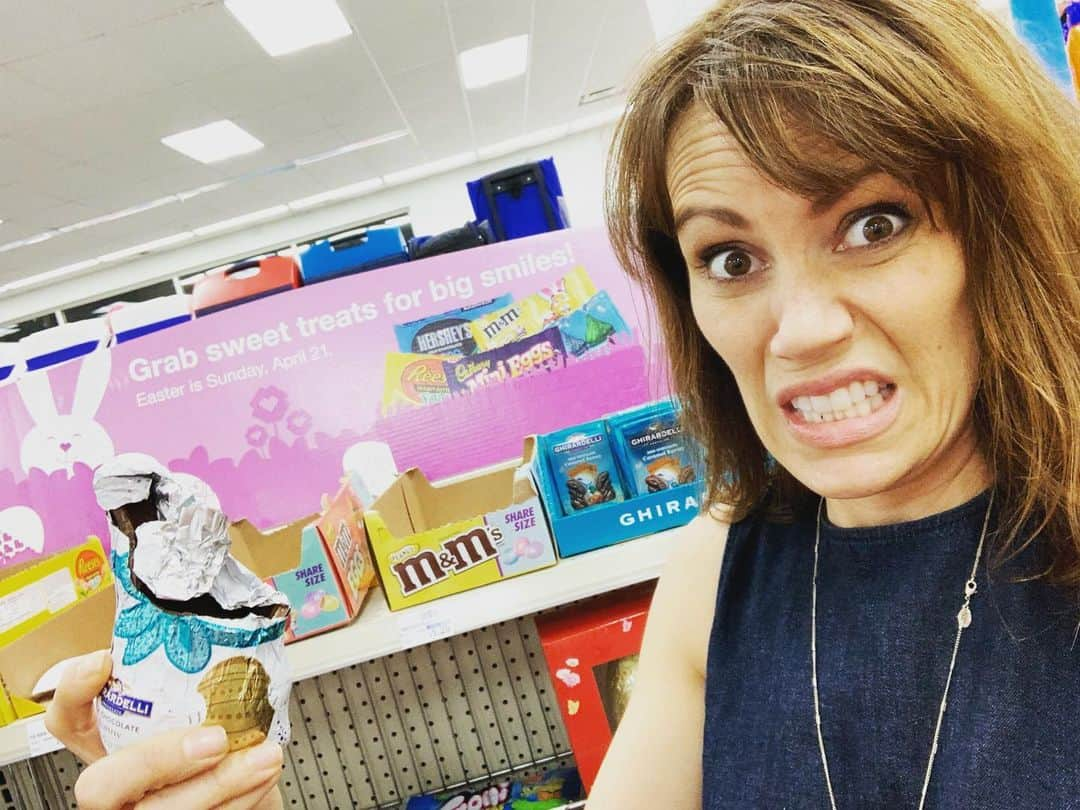 エミリー・スワローさんのインスタグラム写真 - (エミリー・スワローInstagram)「Someone assumed that “50% off Easter Candy” at CVS meant you’re supposed to eat 50% of the bunny and then LEAVE IT ON THE SHELF.  C’mon, folks.  I know those ears are irresistible, but... 🤔🤔🤔🤔WAIT A MINUTE!!! IS THIS PART IF MY BROTHER’S PLAN FOR ULTIMATE DESTRUCTION??? Now THAT is crossing the line! ☄️🌪🗿🔚⁉️ 🐰 (Chuck always ate the ears off my bunny when we were kids.)😡😡😡 🐰 🐰 🐰 🐰 #chocolatebunny #spnfamily @robenedict #whoeverate50%oftheearsis100%tacky #justtheears #houston」5月8日 1時33分 - bigeswallz