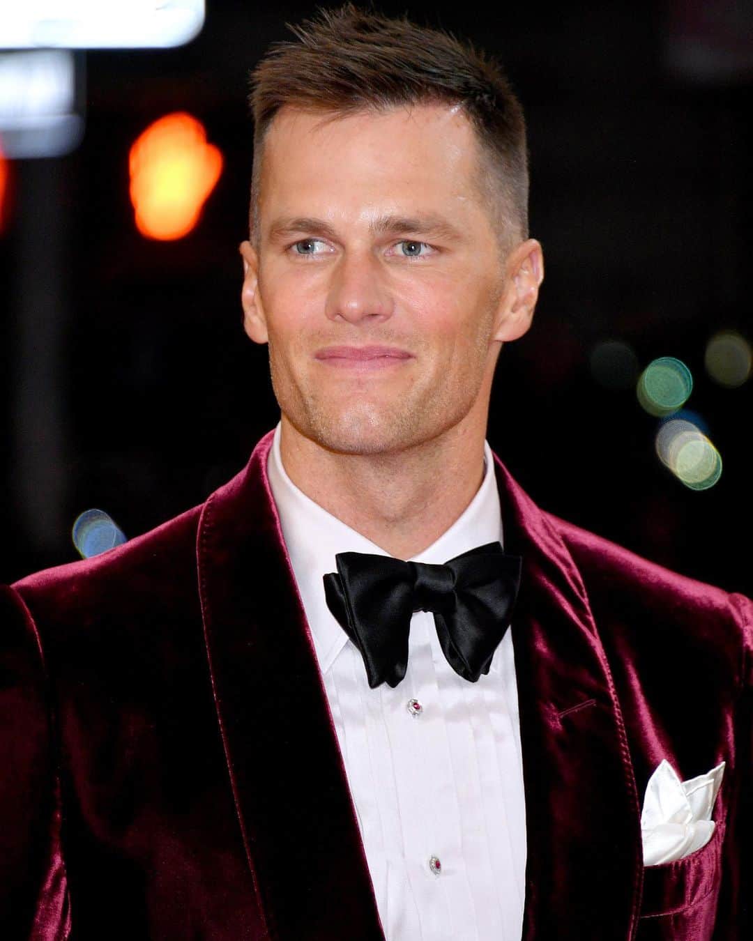 トムフォードさんのインスタグラム写真 - (トムフォードInstagram)「@tombrady wore a TOM FORD ruby velvet cocktail jacket, pale pink tuxedo shirt and silk accessoroes to the 2019 Met Gala in New York City. #TOMFORD #MetGala」5月8日 1時27分 - tomford