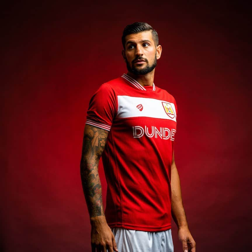 エロス・ピサーノのインスタグラム：「Today, after two unforgettable seasons, my adventure with Bristol City has come to an end. I would like to thank those who have shared with me this journey, the people that have been close to me, my ex-team mates that welcomed me with positive attitudes from the first day, the staff and fans that have always supported me during these two years full of emotions... Everytime I wore Bristol City’s jersey I wore it with most and deserved respect that is to be given to a Robin’s jersey. I will always bring with me Ashton Gate’s song: “Pisa Pisa Pisano...” Ciao & forza Bristol City!!! The king Eros  #bristolcity #championship」