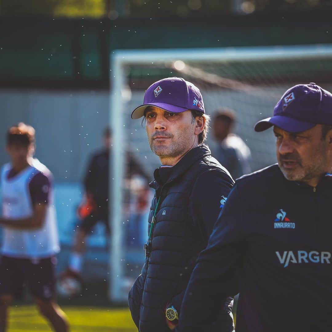 ACFフィオレンティーナさんのインスタグラム写真 - (ACFフィオレンティーナInstagram)「Training 💪time  #NoiSiamoFirenze ⚜️ #InsiemeSiamoPiùForti」5月8日 1時37分 - acffiorentina