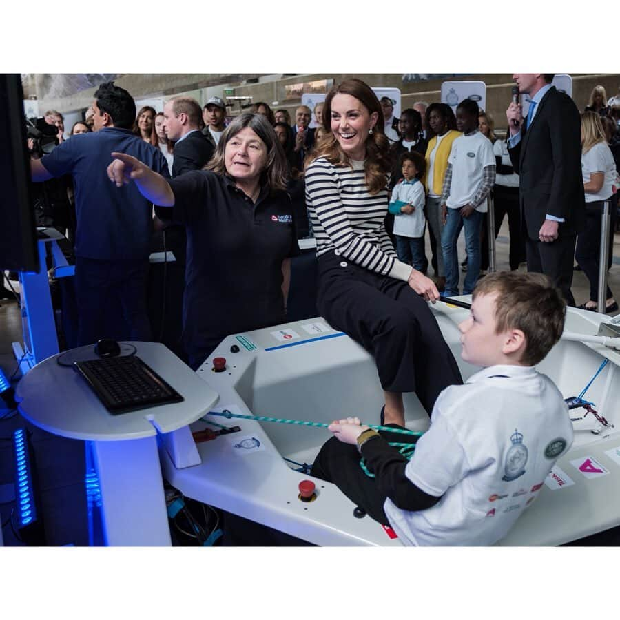 ウィリアム（ケンブリッジ公）さんのインスタグラム写真 - (ウィリアム（ケンブリッジ公）Instagram)「⛵️ The Duke and Duchess of Cambridge will host the inaugural regatta The King’s Cup this summer to raise awareness and funds for eight charitable organisations.  The event, which will take place on Friday 9th August on the Isle of Wight, will see The Duke and Duchess go head to head as skippers of individual sailing boats, in an eight boat regatta race — today The Duke and Duchess got in some practice at the Cutty Sark with Sam, aged 10 and Ethan, aged 7, from Place2be!  The winning team will be awarded The King’s Cup, a historic trophy first presented by King George V at Cowes’ Royal Yacht Squadron in 1920.  The eight boats taking part in The King’s Cup will each represent one of the charities that are being supported this year by Their Royal Highnesses, of which either The Duke of Duchess is Patron:  @ChildBereavementUK @CentrepointUK @LDNAirAmb 30th Anniversary campaign @Tusk_Org @ActiononAddiction @_Place2Be @AFNCCF The Royal Foundation’s programme in support of Early Years  Their Royal Highnesses hope that The King’s Cup will become an annual event, bringing greater awareness to the wider benefits of sport, whist also raising support and funds for the causes that The Duke and Duchess support.  Visit the link in our bio to find out more.」5月8日 1時52分 - princeandprincessofwales