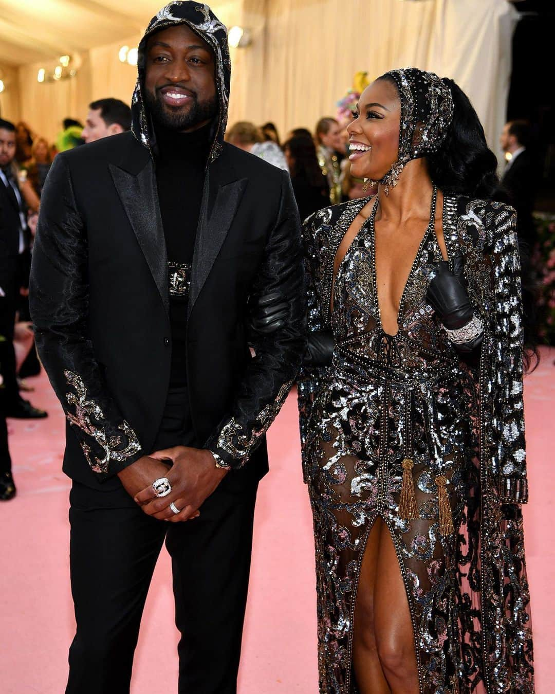 Harper's BAZAARさんのインスタグラム写真 - (Harper's BAZAARInstagram)「Couples take note on coordinating to perfection 📝 tap the link in bio for more of the cutest couples at last night’s #metgala  #DwyaneWade and #GabrielleUnion in #Dundas」5月8日 1時59分 - harpersbazaarus