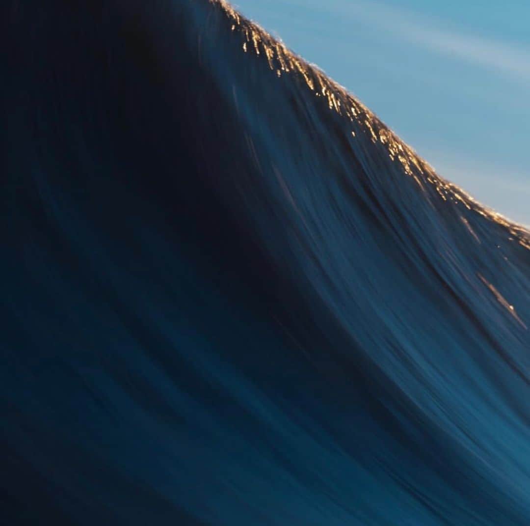 surflineさんのインスタグラム写真 - (surflineInstagram)「NY high-rise. 📷: @mattclarkoceanimagery」5月8日 1時57分 - surfline