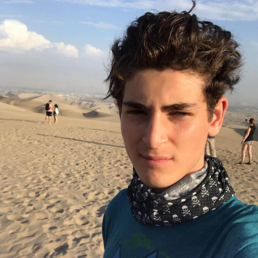 デヴィッド・マズーズさんのインスタグラム写真 - (デヴィッド・マズーズInstagram)「The second picture had me dead...and who knew Peru has insane sand dunes 🤷🏽‍♀️」5月8日 1時59分 - davidamazouz