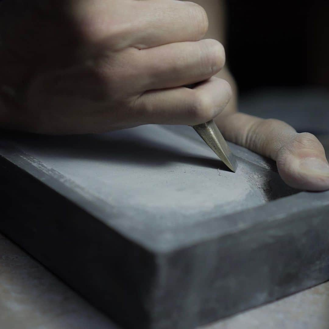 Japanese Craft Mediaさんのインスタグラム写真 - (Japanese Craft MediaInstagram)「Do you know “Ink stone” ? An ink stone is Chinese in origin and is used in calligraphy. In Japan, there are two types of ink stone. One of it is Chinese style and the other is Japanese style. This is a Chinese style ink stone. He polishes a stone over 6 hours. It will take over 3 months in average. “ Sometimes I don’t polish stones, because I can’t take back it. I need to feel inspired by stone.” #japanmade_co #japanmade #inkstone #caligraphy #ink #handmade #handcrafted #handcraft #japanquality #japanese #japan_focus #japan_of_insta #japanculture #japan_photo_now #japanstyle #japan #japan🇯🇵 #Tokyo #asakusa」5月8日 12時29分 - japan___made