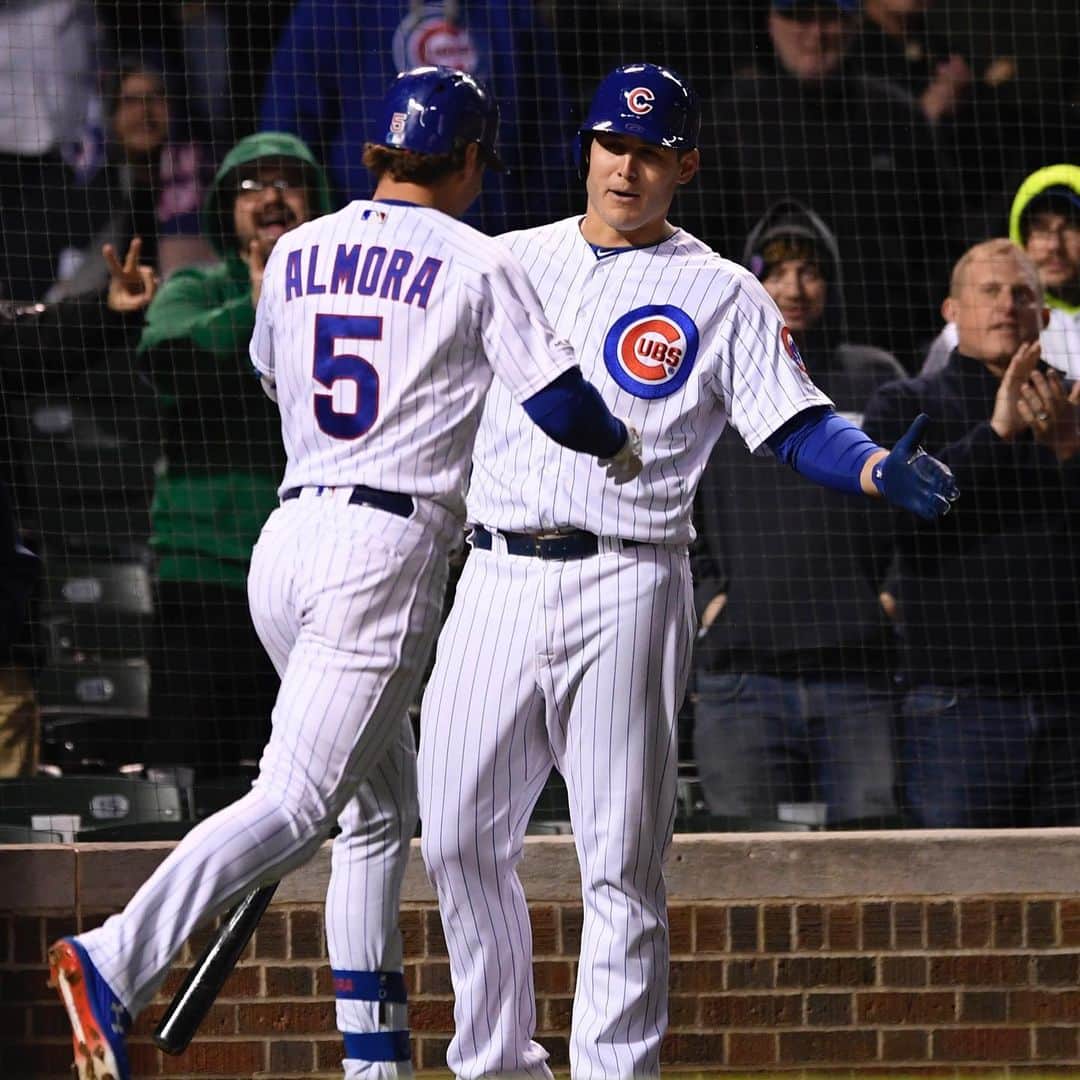 シカゴ・カブスさんのインスタグラム写真 - (シカゴ・カブスInstagram)「Cubs Win! #EverybodyIn」5月8日 12時38分 - cubs