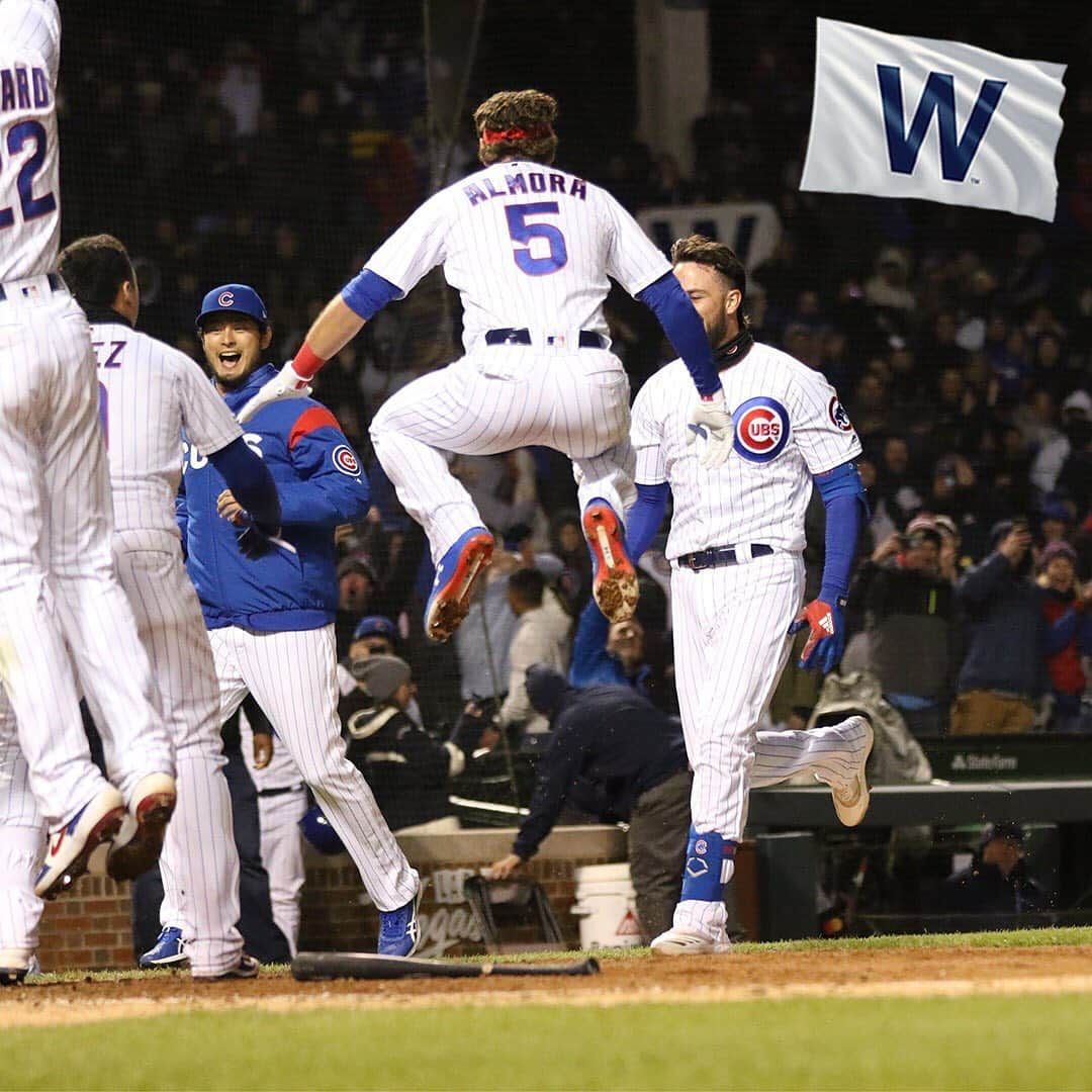 シカゴ・カブスさんのインスタグラム写真 - (シカゴ・カブスInstagram)「Cubs Win! #EverybodyIn」5月8日 12時38分 - cubs