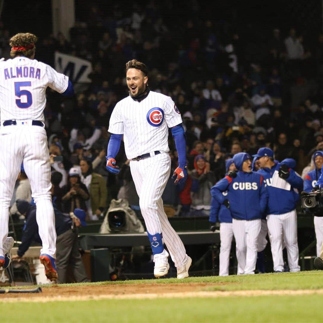 シカゴ・カブスさんのインスタグラム写真 - (シカゴ・カブスInstagram)「Cubs Win! #EverybodyIn」5月8日 12時38分 - cubs