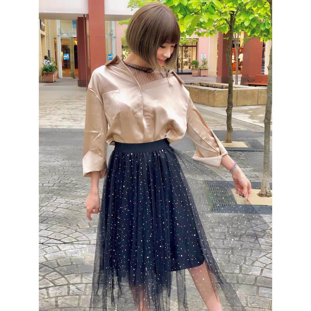 TONEAYUさんのインスタグラム写真 - (TONEAYUInstagram)「GWコーデ🐈✨﻿ ﻿ スカートの星わかるかなー？！✨﻿ ﻿ さりげなくキラキラでかわいい🥰﻿ ﻿ トップスもふだん着ない感じだけどお気に入り💕﻿ ﻿ 南大沢のアウトレット行ったけど、何も買いませんでした🐒﻿ ﻿ おすすめのアウトレット教えてください。笑﻿ ﻿ ﻿ 💛🧡SundayandMondayコーデ🧡💛﻿ ﻿ トップス❥❥❥SH1217﻿ スカート❥❥❥SH5064﻿ ﻿ https://www.sundayandmonday.store﻿ ﻿ ﻿ #SundayandMonday﻿ #code﻿ #coordinate﻿ #コーデ﻿ #コーディネート﻿ #ファッション﻿ #fashion﻿ #韓国﻿ #韓国ファッション﻿ #ootd﻿ #instafashion﻿ #instalike #PR」5月8日 12時36分 - toneayu