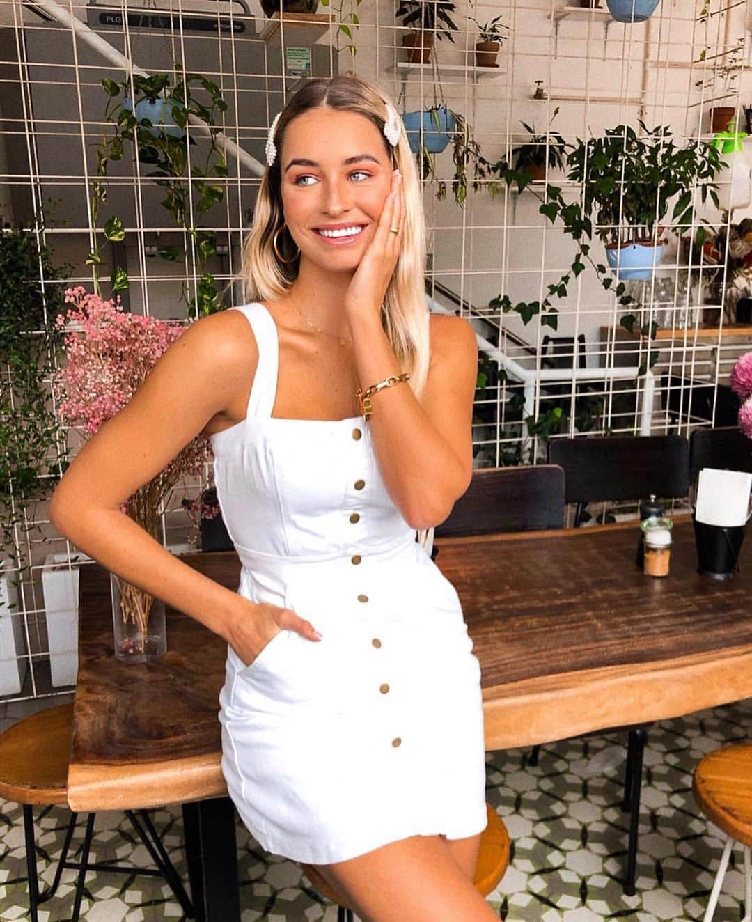 KOOKAI さんのインスタグラム写真 - (KOOKAI Instagram)「We love @madi_edwards in the Brazil Mini Dress, available in white and indigo in boutiques and online •• #kookai」5月8日 12時43分 - kookai_australia