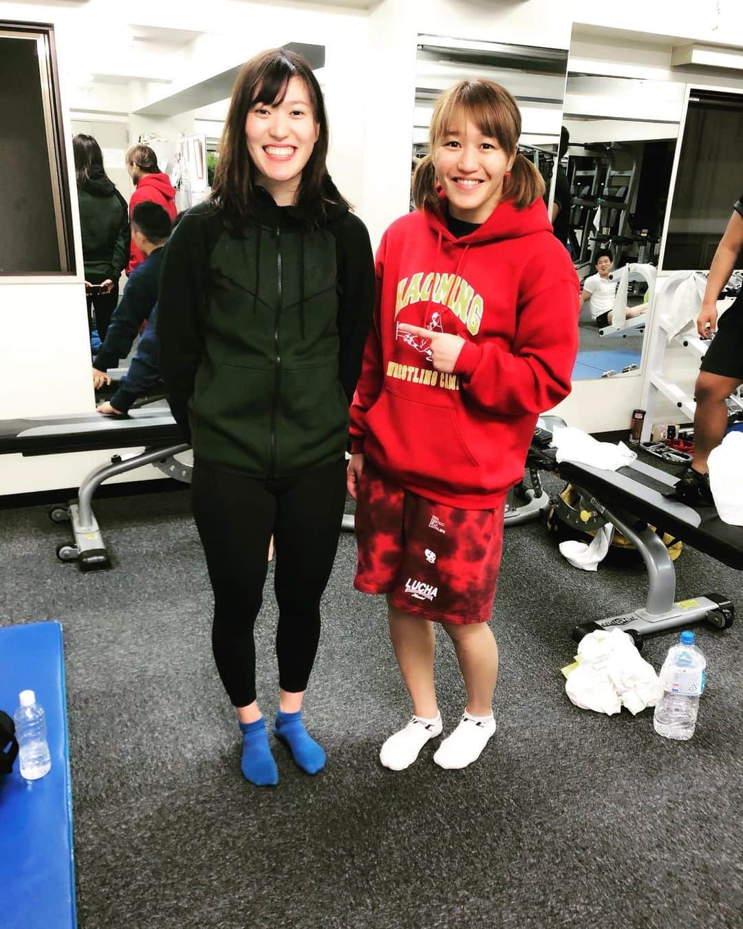 のインスタグラム：「Ice hockey player Sena and photo🧡  アイスホッケーの鈴木世奈選手と写真😎  #icehockey #player #athlete #gym #gymgirl #fit #fitgirl #アイスホッケー #アスリート  #photography」