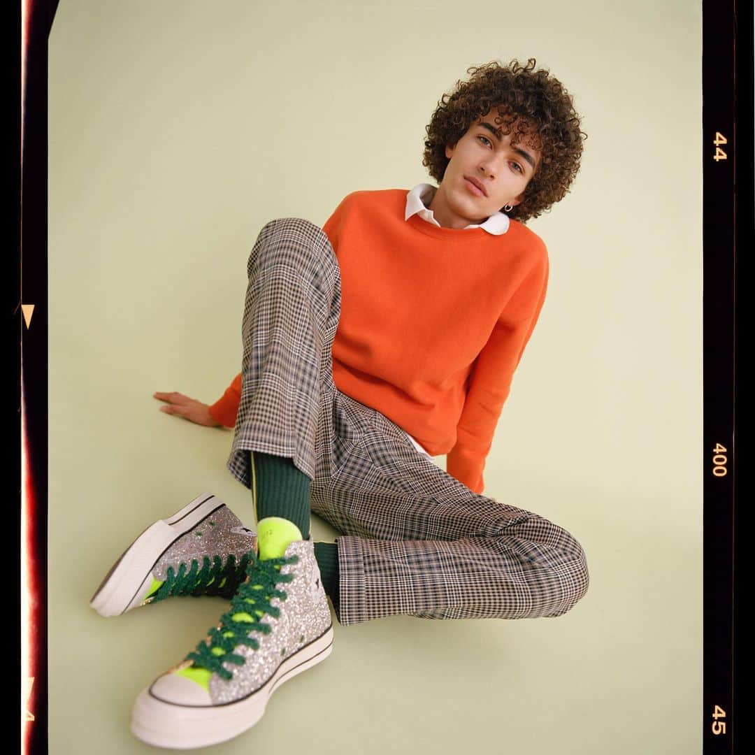 converseさんのインスタグラム写真 - (converseInstagram)「Calling all rulebreakers. The Chuck 70 gets dipped in the glittery imagination of fashion game-changer @jw_anderson. Available May 9. #ConverseXJWA」5月8日 3時59分 - converse