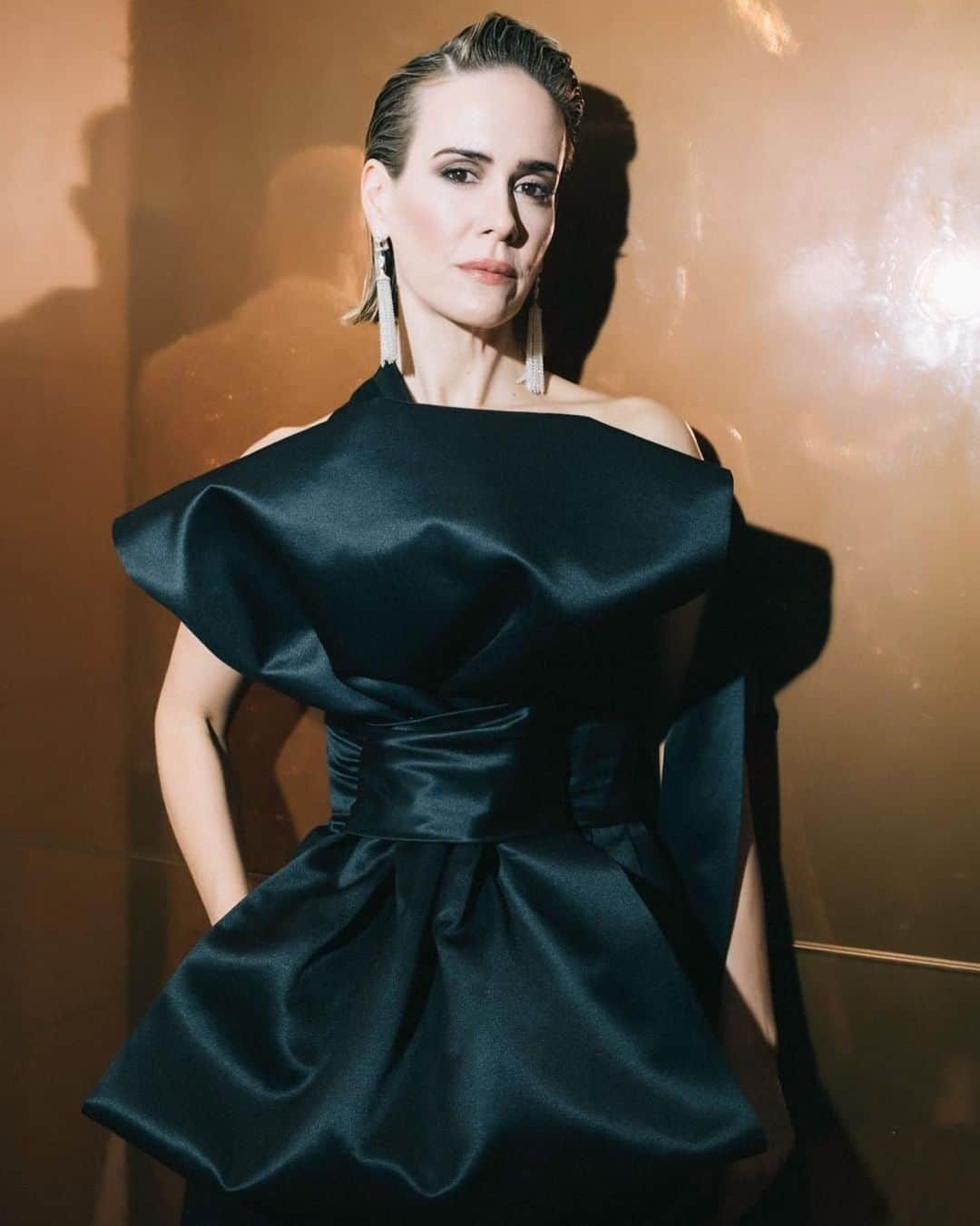 ジェレミー・スコットさんのインスタグラム写真 - (ジェレミー・スコットInstagram)「PUTTN ON THE RITZ ! @mssarahcatharinepaulson IN A GIANT BOW TIE @moschino EVENING GOWN #ELEGANZAEXSTRAVAGANZA」5月8日 4時20分 - jeremyscott