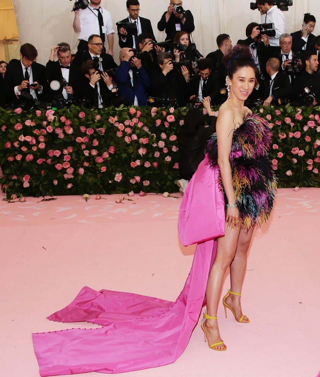 エヴァ・チェンさんのインスタグラム写真 - (エヴァ・チェンInstagram)「On the pink carpet for #MetGala 💓💞💗💕 📸: @johnnyfoto」5月8日 4時42分 - evachen212