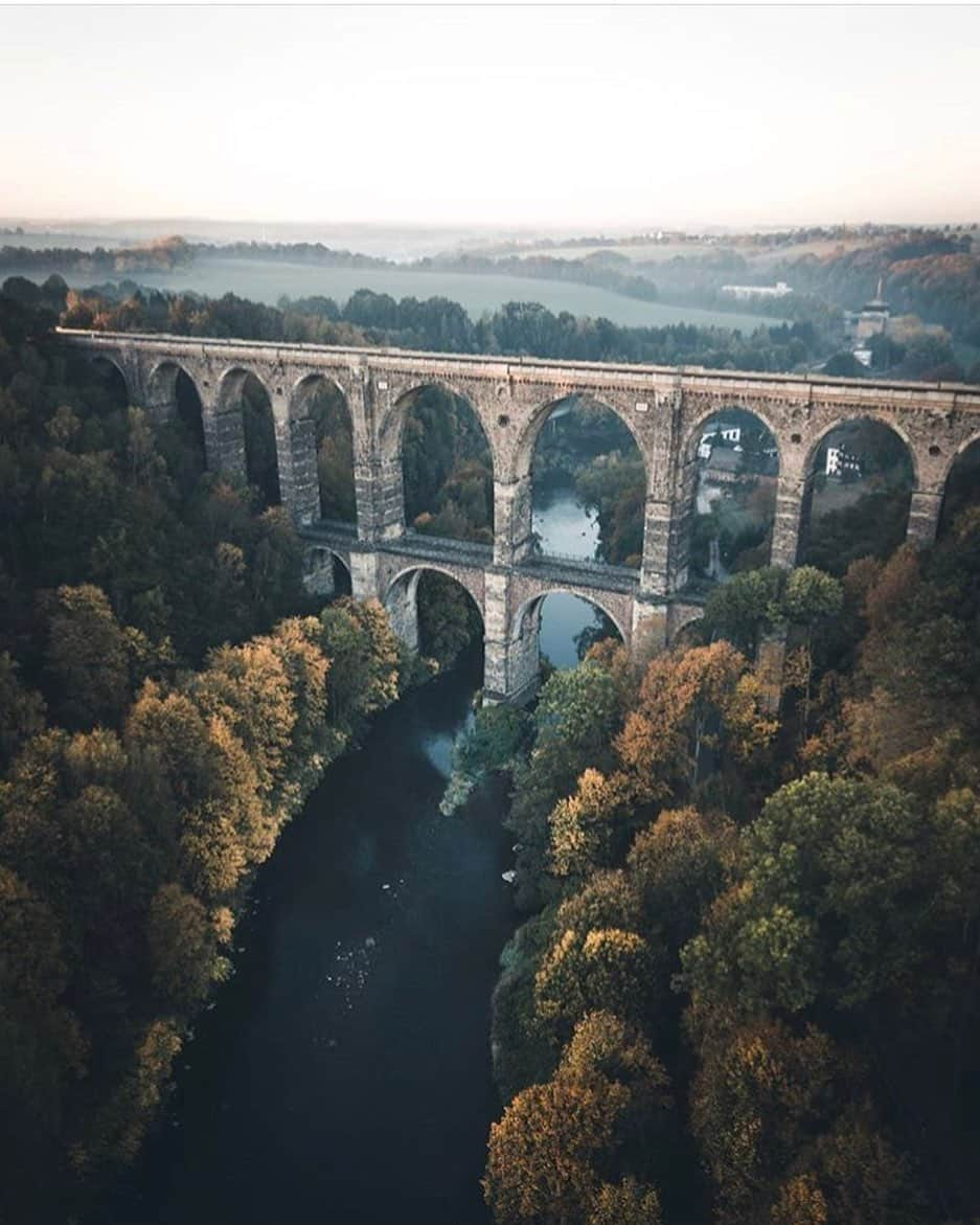 FOLKさんのインスタグラム写真 - (FOLKInstagram)「Viaduct is a truly under utilized word. Photo by @bastifbr #liveauthentic #livefolk @folkmagazine」5月8日 5時03分 - folkmagazine