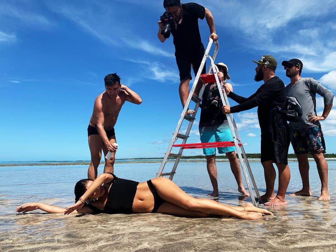 Isis Valverdeさんのインスタグラム写真 - (Isis ValverdeInstagram)「End of the Day 🖤 #beautifuldestinations #lifestyle #backstage @ciamaritimabeachwear」5月8日 5時21分 - isisvalverde