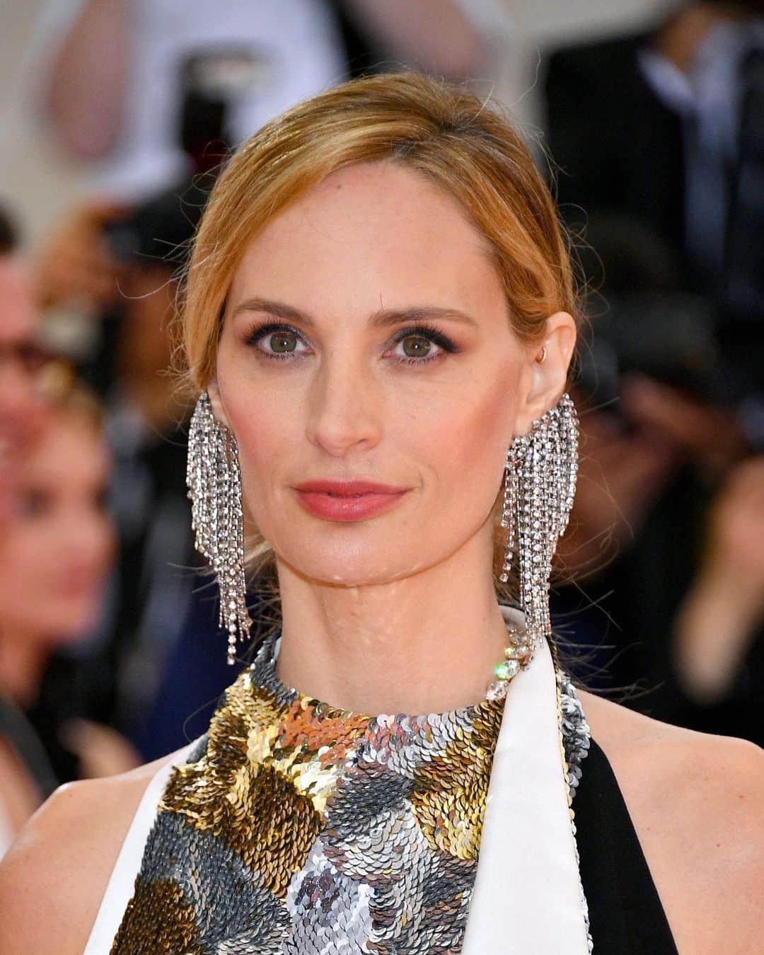 ダニジョーのインスタグラム：「Drenched in DANNIJO ✨ @thelsd wearing the Cecile layered with the Esme earrings at the 2019 Met Gala」