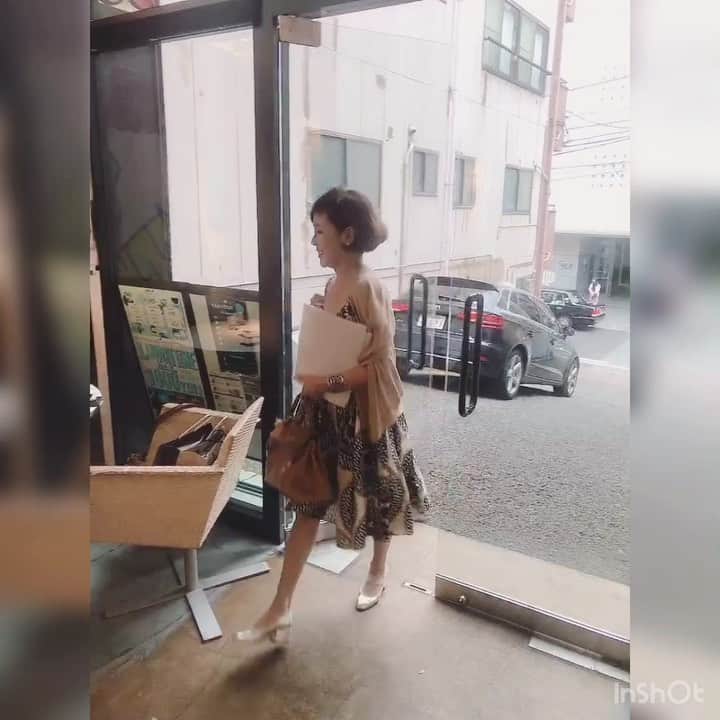 のインスタグラム：「連休開けて…お仕事2つ！子育てを中心にしながら 取材・撮影はカイトの水泳🏊‍♂️OFFの日に随時に承っていますので、ご遠慮なくオスカープロモーション  モデル部 佐藤まで宜しくお願いいたします。ボディーケアを行う必要性を感じる時期がいよいよといった感じですね🙌✨🦵✨」