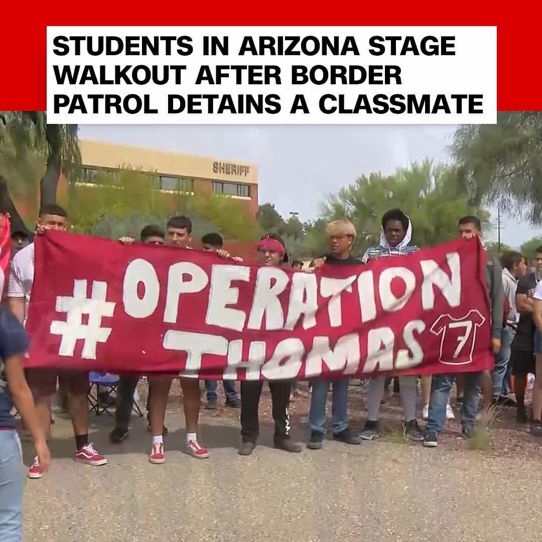 CNNさんのインスタグラム写真 - (CNNInstagram)「“We’re going to get our friend back,” said high schooler Daphne Anselmo, who joined more than 100 students on Monday in a walkout to protest the arrest of an undocumented classmate. Just weeks before his graduation, Thomas Torres-Maytorena was turned over to federal authorities following a routine traffic stop on Thursday night, according to the sheriff’s department. His classmates staged the walkout in order to raise awareness about the arrest, a school spokesman told CNN affiliate KOLD. (📸: KOLD)」5月8日 6時38分 - cnn